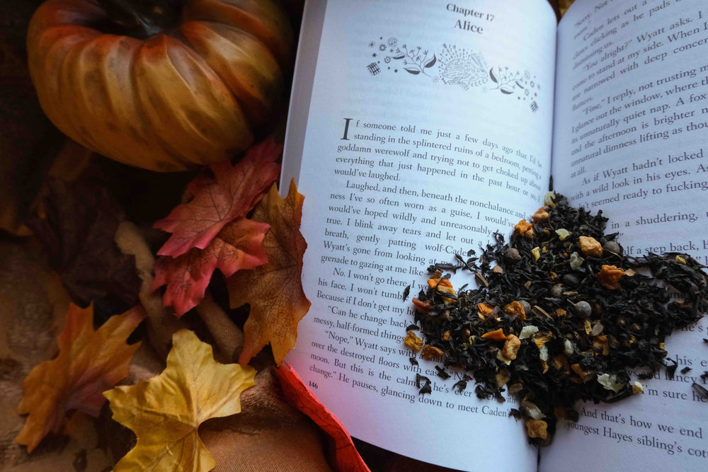 
                  
                    Load image into Gallery viewer, Blackbird Hollow Black Tea Blend - Collaboration w/ Victoria Mier &amp;amp; Allison Carr Waechter
                  
                