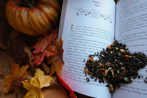 
                  
                    Load image into Gallery viewer, Blackbird Hollow Black Tea Blend - Collaboration w/ Victoria Mier &amp;amp; Allison Carr Waechter
                  
                