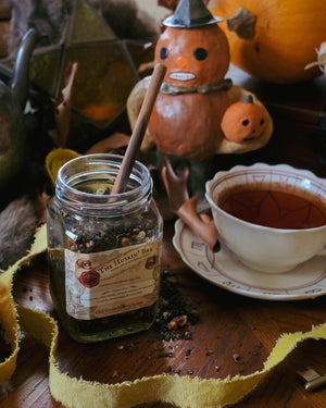 
                  
                    Load image into Gallery viewer, The Huskin&amp;#39; Bee Spiced Black Tea Blend
                  
                